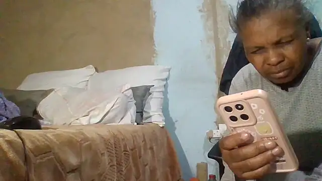 Snapshot of Nicky52 chatting on April 2026 10:02:02 PM Nicky52 online show from April 2026 10:02:02 PM