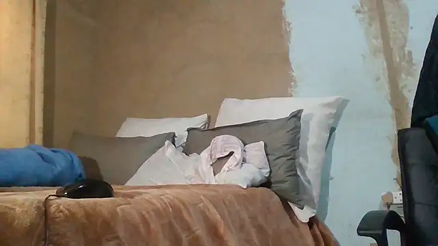 Snapshot of Nicky52 chatting on April 2026 04:30:01 AM Nicky52 online show from April 2026 04:30:01 AM