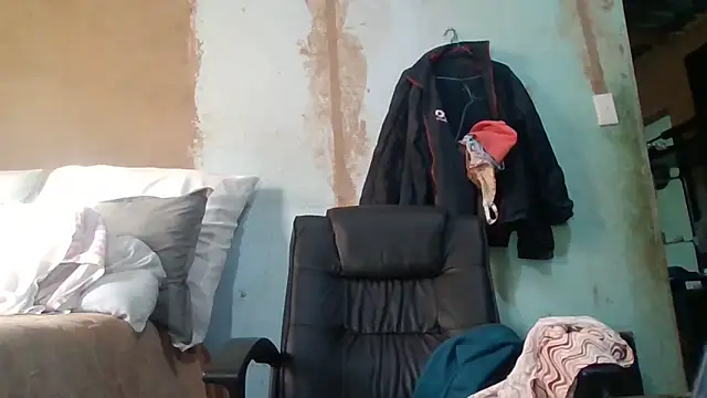 Snapshot of Nicky52 chatting on April 2026 06:09:01 AM Nicky52 online show from April 2026 06:09:01 AM