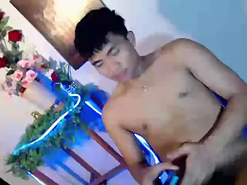 Snapshot of mostwantedtwink chatting on June 2026 06:18:02 PM mostwantedtwink online show from June 2026 06:18:02 PM