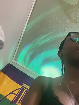 HennessyBaby21 online show from March 2026 12:33:02 PM