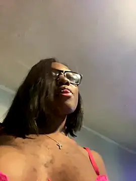 HennessyBaby21 online show from November 2025 01:50:02 PM