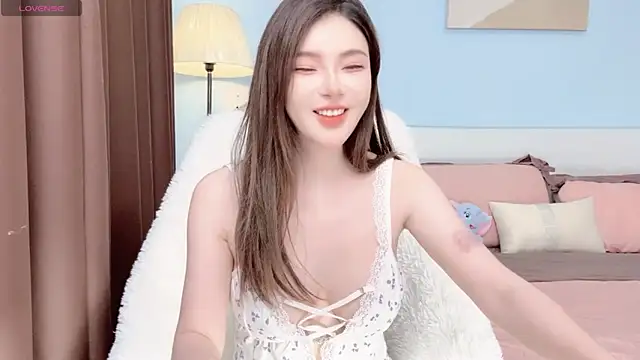 ViViennepp online show from October 2025 02:27:01 PM