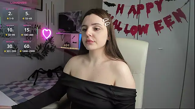 LiaWoow online show from October 2025 08:04:02 AM