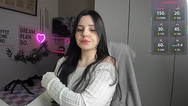 LiaWoow online show from November 2025 08:19:02 AM