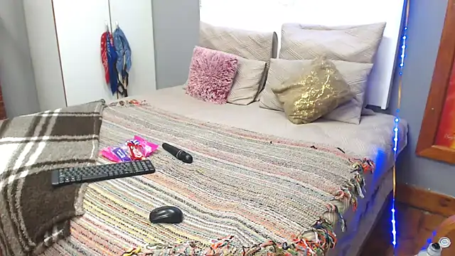 Kay-Tee online show from April 2026 07:28:02 PM