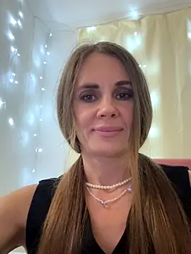 LucieMack online show from October 2025 07:40:01 PM