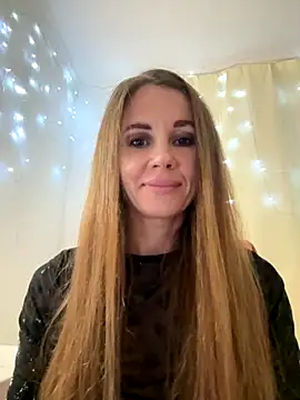 LucieMack online show from October 2025 08:32:01 PM
