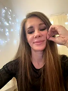 LucieMack online show from October 2025 06:18:02 PM