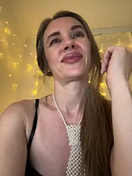 Snapshot of LucieMack chatting on July 2026 05:24:02 PM LucieMack online show from July 2026 05:24:02 PM