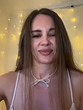 Snapshot of LucieMack chatting on July 2026 05:24:02 PM LucieMack online show from July 2026 05:24:02 PM