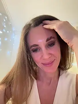 LucieMack online show from October 2025 06:27:01 PM