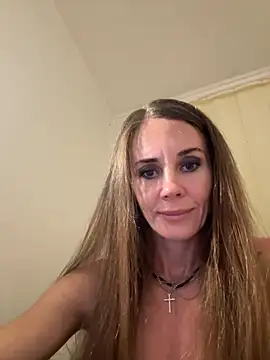LucieMack online show from September 2025 04:29:02 PM