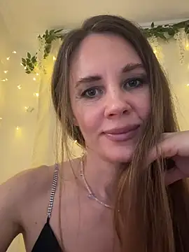 LucieMack online show from February 2026 05:13:02 PM