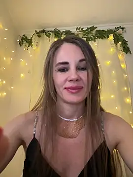 LucieMack online show from April 2026 04:42:02 PM