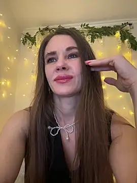 Snapshot of LucieMack chatting on April 2026 05:31:01 PM LucieMack online show from April 2026 05:31:01 PM