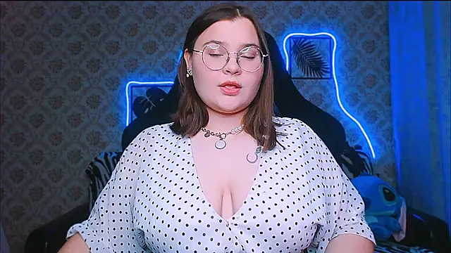 InLoveWithLife26 online show from October 2025 07:06:01 PM