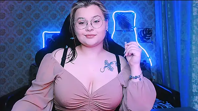 InLoveWithLife26 online show from April 2026 06:58:01 PM