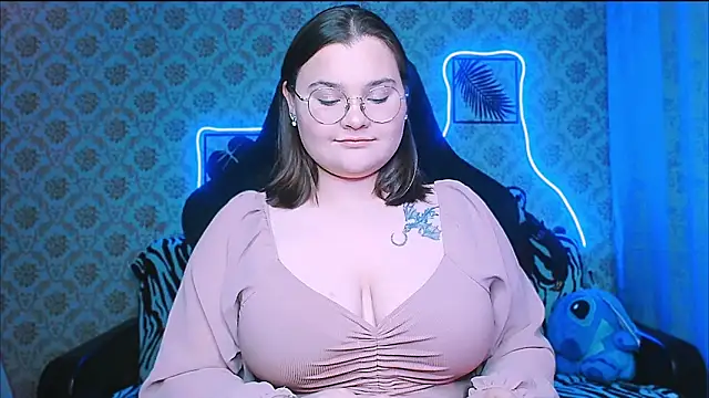 InLoveWithLife26 online show from October 2025 07:18:01 PM