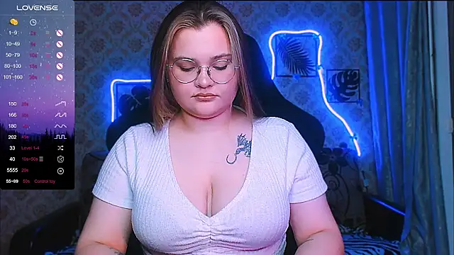 InLoveWithLife26 online show from May 2026 06:23:01 PM