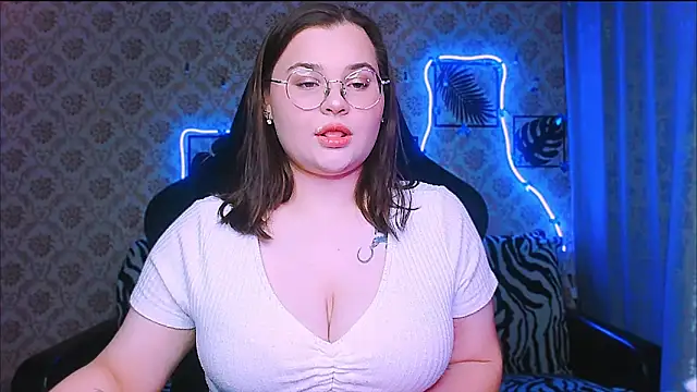 InLoveWithLife26 online show from December 2025 07:28:02 PM