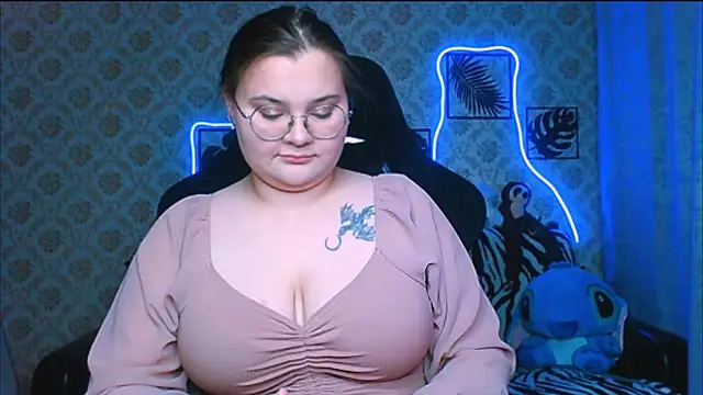 InLoveWithLife26 online show from October 2025 07:25:02 PM