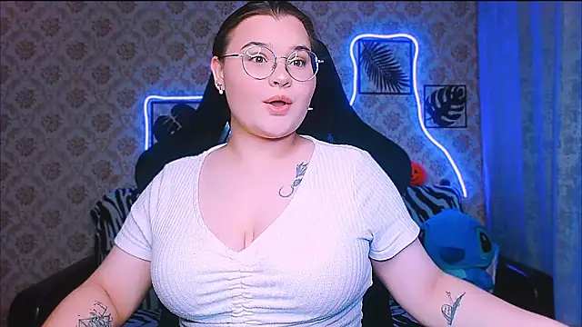 InLoveWithLife26 online show from October 2025 07:23:01 PM