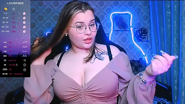 InLoveWithLife26 online show from May 2026 07:28:02 PM