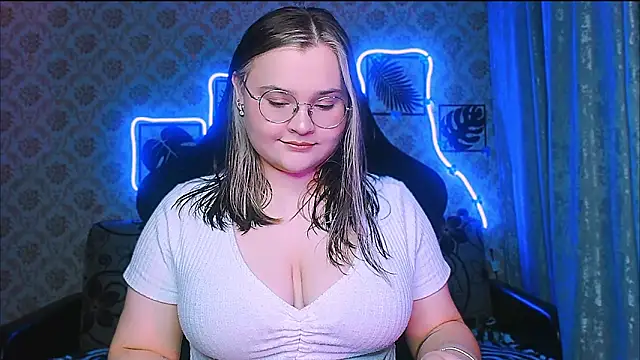 InLoveWithLife26 online show from March 2026 06:28:02 PM