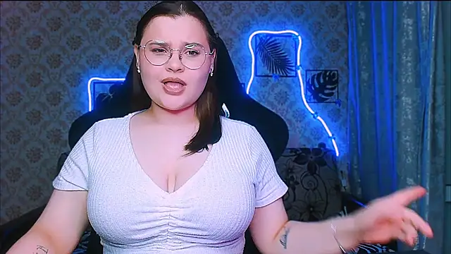 InLoveWithLife26 online show from March 2026 06:53:02 PM