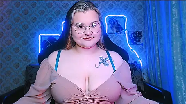 InLoveWithLife26 online show from April 2026 08:04:02 PM