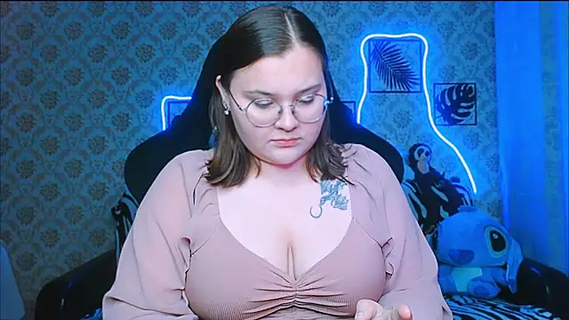 InLoveWithLife26 online show from October 2025 07:37:01 PM