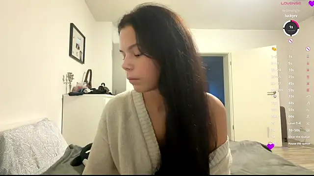 Snapshot of MaydaCornwall chatting on January 2026 04:10:02 PM MaydaCornwall online show from January 2026 04:10:02 PM