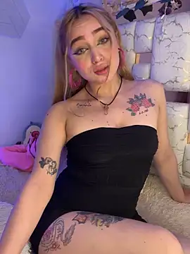 Snapshot of Sara_Sophia420 chatting on October 2025 10:45:01 PM Sara Sophia420 online show from October 2025 10:45:01 PM