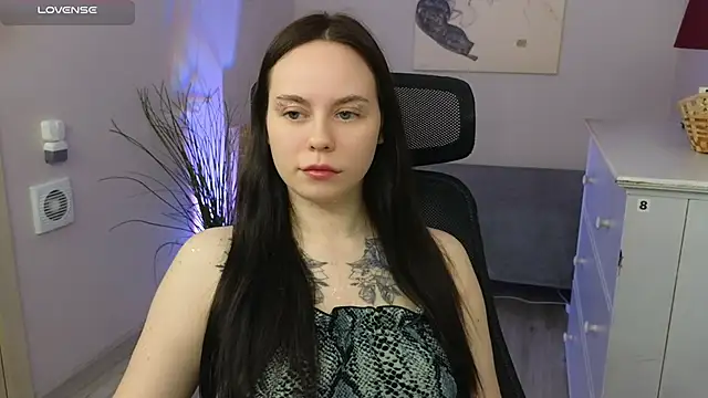 Snapshot of Alice_Moondark chatting on September 2025 08:15:02 PM Alice Moondark online show from September 2025 08:15:02 PM