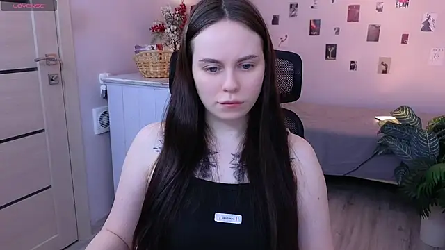 Alice Moondark online show from March 2026 05:32:02 AM