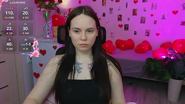 Snapshot of Alice_Moondark chatting on February 2026 09:03:02 PM Alice Moondark online show from February 2026 09:03:02 PM