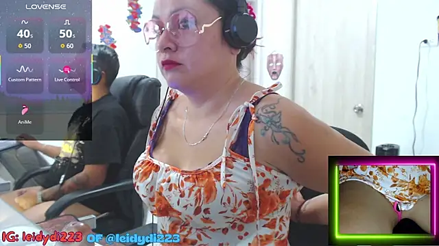 leidydi223 online show from September 2025 01:42:01 PM