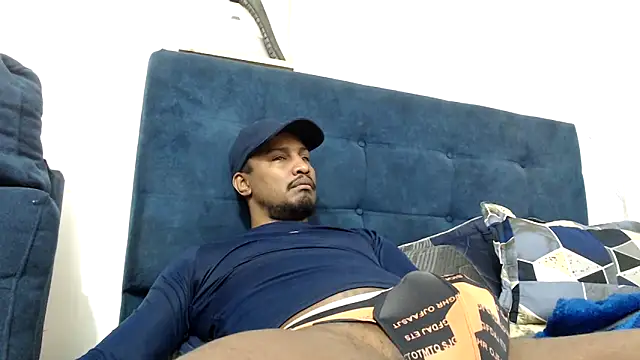 ElCaballeroNegro24 online show from April 2026 07:20:01 PM