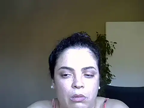 Snapshot of ITALIANASISIXX chatting on May 2026 03:00:01 PM ITALIANASISIXX online show from May 2026 03:00:01 PM