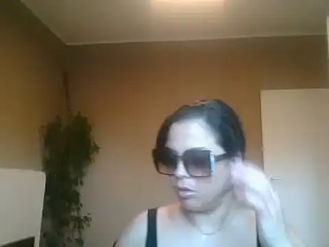 ITALIANASISIXX online show from June 2026 05:18:01 PM