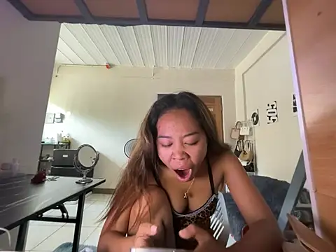 PinayLina18 online show from June 2026 05:18:01 AM