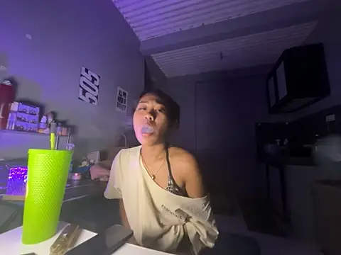 PinayLina18 online show from April 2026 01:35:02 PM