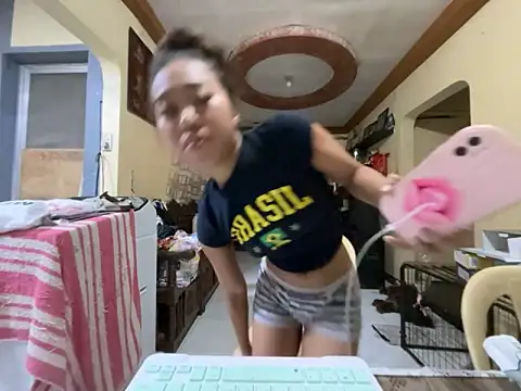 PinayLina18 online show from March 2026 03:39:01 PM