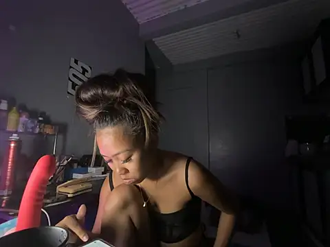 PinayLina18 online show from April 2026 03:57:02 AM