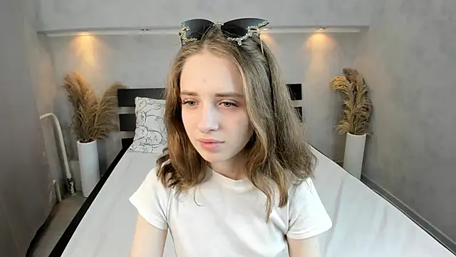 Camilla Kelly online show from October 2025 01:26:01 AM