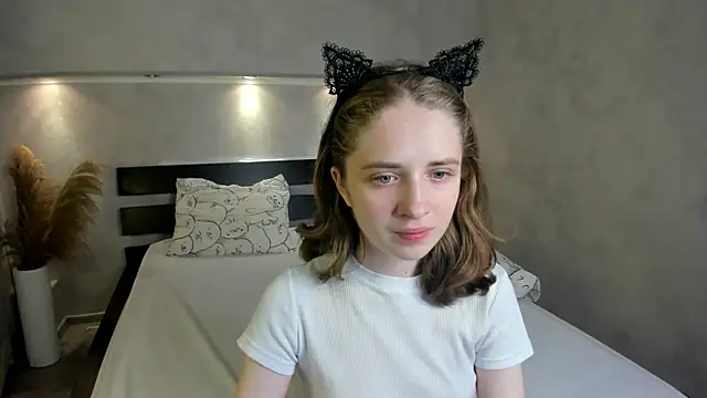 Camilla Kelly online show from October 2025 01:07:02 AM
