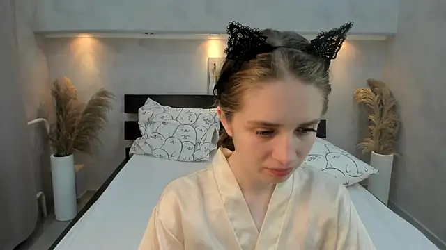 Camilla Kelly online show from October 2025 01:07:01 AM