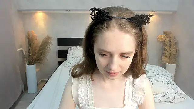 Camilla Kelly online show from October 2025 01:14:01 AM