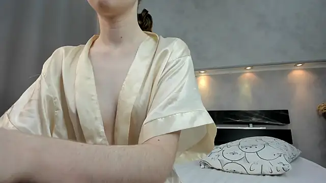 Camilla Kelly online show from November 2025 01:12:01 AM